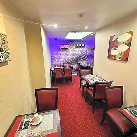 Hotel Victor Hugo Clamart